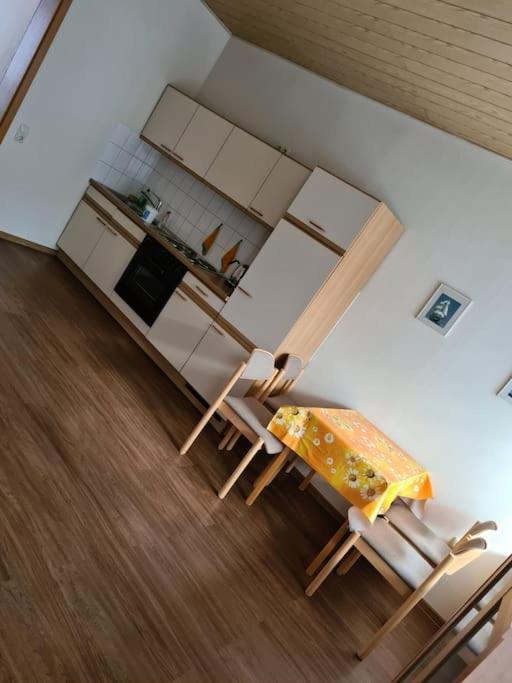 Gemuetliche Ferienwohnung Am Waldrand Elgersburg Екстериор снимка